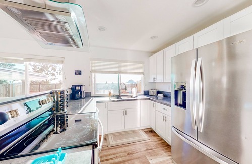 Del Cerro Casa | Perfect oasis with saltwater pool, games, firepit, massage chair - dog-friendly