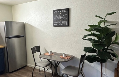 Yuma Casa | Perfect one bedroom one bath Casita in Central Yuma, has everything you need.