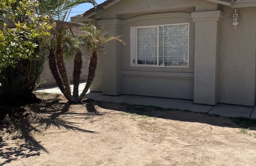 Yuma Casa | Perfect one bedroom one bath Casita in Central Yuma, has everything you need.