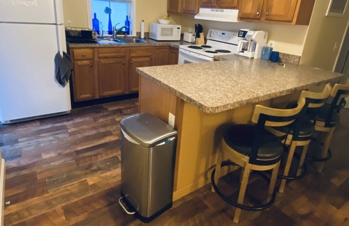 East Chop Apartamento | Perfect one bedroom garage apartment with A/C