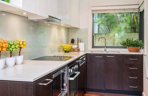 East Ballina Apartamento | Perfect package for easy coastal living w/ quiet privacy & seaside convenience.