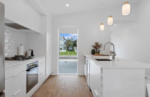 Papamoa Beach Casa | Perfect Papamoa Beach Bach