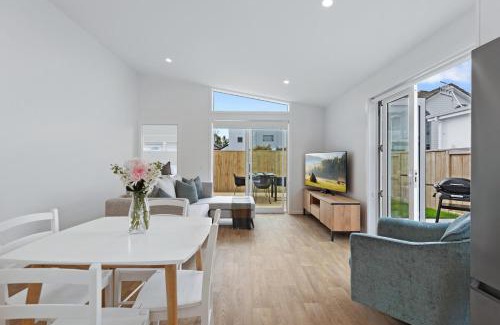 Papamoa Beach Casa | Perfect Papamoa Beach Bach