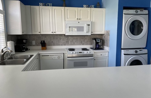 Central Myrtle Beach Condominio | Perfect Pet Friendly 2 Bedroom Retreat!
