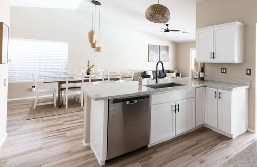 Paradise Valley Village Casa | Perfect Phoenix Stay - Amazing Yard Pool & Hot Tub