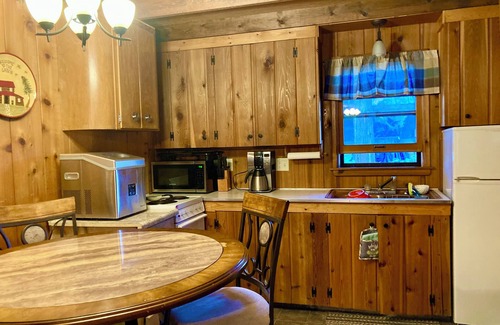 Britt Cabina | Perfect place for your next stay: Vintage cabin, quiet lake, and a classic sauna