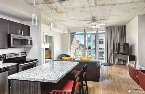 Civic District Complejo | Perfect place to view the Solar Eclipse from a roof top deck in amazing Austin.