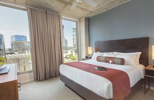Civic District Complejo | Perfect place to view the Solar Eclipse from a roof top deck in amazing Austin.