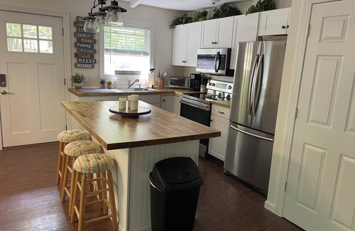 Hamlin Casa | Perfect Poconos Retreat, .5 miles -Beach & Pool, Huge Game Room, Pet Friendly!