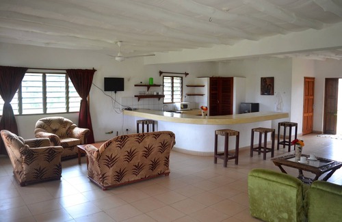 Diani Beach Cabaña | Vistas perfectas a la piscina y relajación en la playa en Diani.