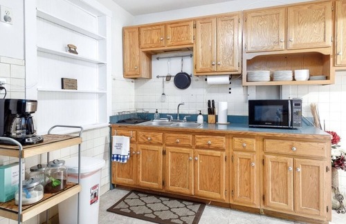Cragin Apartamento | Perfect Private Chicago Getaway Near Logan Square!