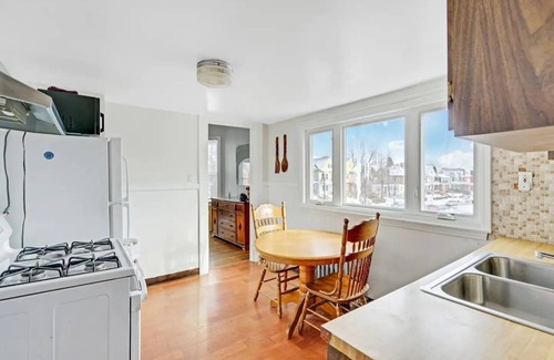 Front Park Casa | Perfect Private Getaway in the Heart of Buffalo!