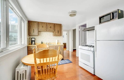 Front Park Casa | Perfect Private Getaway in the Heart of Buffalo!