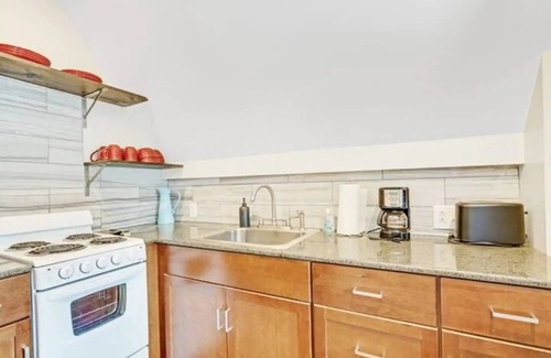Front Park Casa | Perfect Private Getaway in the Heart of Buffalo!