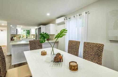 Central Oakland Park Casa | Perfect relaxing getaway! 4/2 Private Oasis