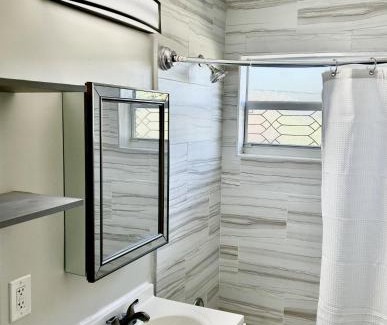 West Palm Beach Apartamento | Perfect remote work spot! Close to everything!