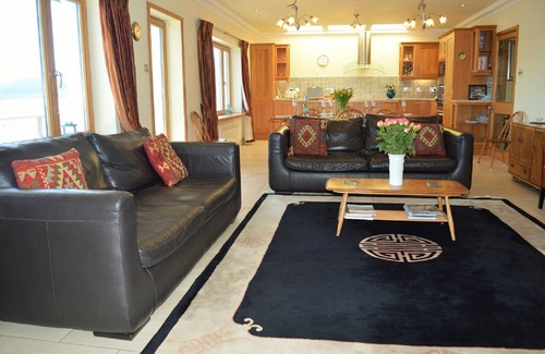 Tighnabruaich Casa | Casa de vacaciones perfecta, tranquila y espectacular con un fabuloso balcón de 18 m sobre el mar.