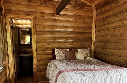 Jefferson Casa | Perfect River House Getaway *** Handicap Accessible!!