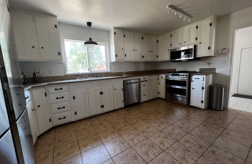 Yuba City Apartamento | Perfect room with private porch and excellent location
