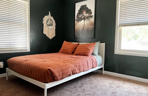 Yuba City Apartamento | Perfect room with private porch and excellent location