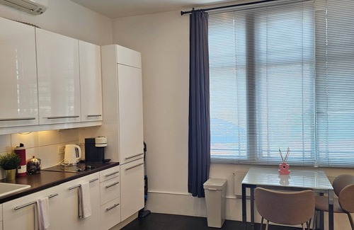 Weavers Apartamento | PERFECTO SHOREDITCH APARTAMENTO - LUMINOSO, AIRY, AC, WIFI, LAVADORA / SECADORA, CENTRALHEAT