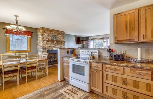 Davis Casa | Perfect spot for work groups or chaperoned troops. Appalachian Bunk House!