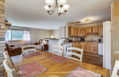 Davis Casa | Perfect spot for work groups or chaperoned troops. Appalachian Bunk House!