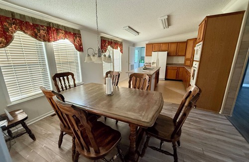 Utica Casa | Perfect stay over, thru Hinds County, sleeps Four