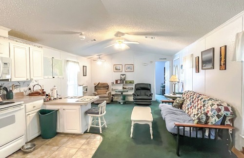 Suwannee Casa | Perfect Suwannee Getaway! Steps from the water with Elevator!