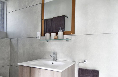 Pringle Bay Apartamento | Perfect Family holiday apartment 82 Steps to the Beach