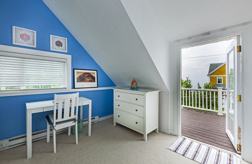 Clinton Cabaña | Perfect Water View Year-Round Cottage!