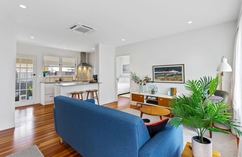 One Tree Hill Casa | Perfectly Appointed Home