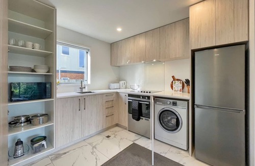 Riccarton Casa | Perfectly Cosy Riccarton 2BR Abode