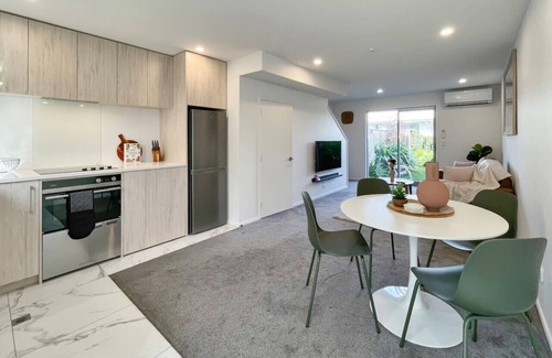 Riccarton Casa | Perfectly Cosy Riccarton 2BR Abode