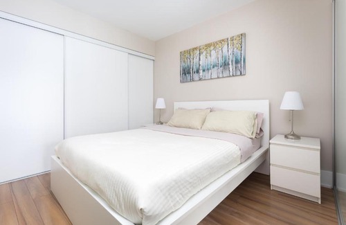 Downtown Toronto Apartamento | Perfectly Downtown with FREE PARKING