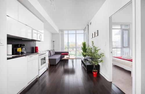 Downtown Toronto Apartamento | Perfectly Downtown with FREE PARKING