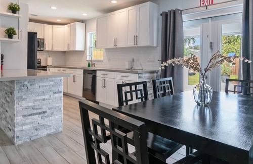 Driftwood Casa | Perfectly located 4 Bedroom home W/ Pool