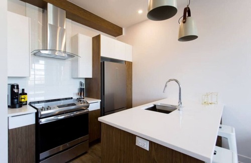 Mile End Apartamento | Perfectly Located Mile End 2 Bdr Unit by Denstays
