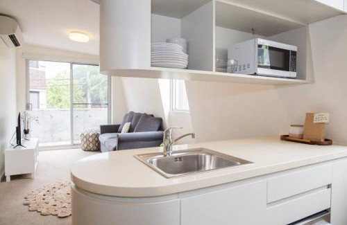 Pyrmont Apartamento | 'Perfectly Pyrmont' Sun-drenched Nordic Simplicity