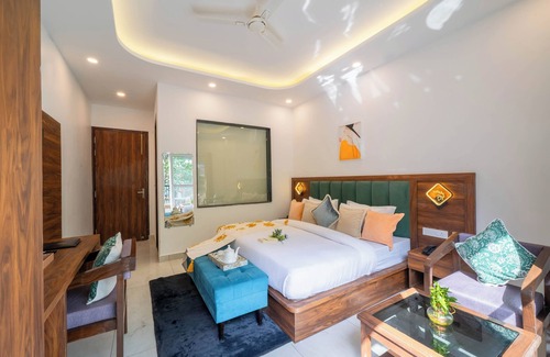 Tapovan Hotel | Perfectstayz Premium Mystic falls near Secret Waterfall