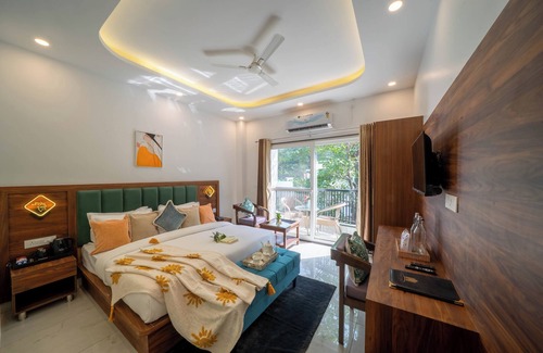 Tapovan Hotel | Perfectstayz Premium Mystic falls near Secret Waterfall