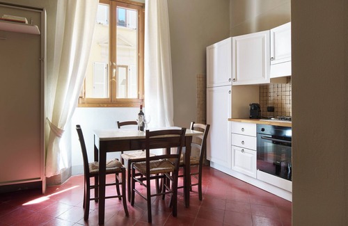 Santissima Annunziata Apartamento | Pergola One Romantic Apt by Oteego