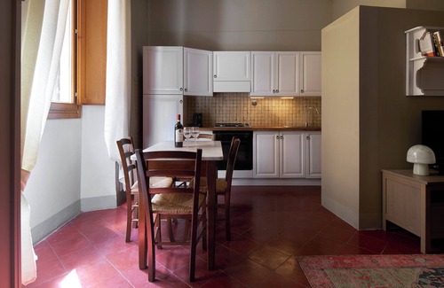 Santissima Annunziata Apartamento | Pergola One Romantic Apt by Oteego