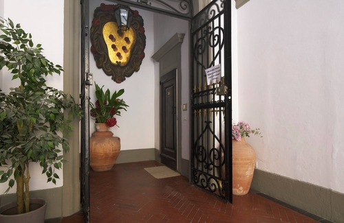 Santissima Annunziata Apartamento | Pergola One Romantic Apt by Oteego