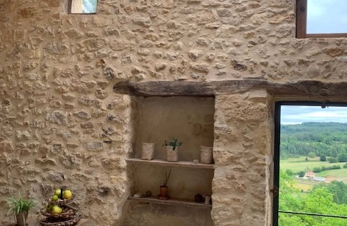 Pays-de-Belves Casa | Perigordian-style village house, valley views, terrace, winter garden