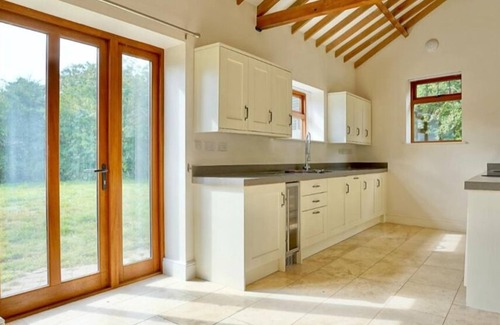 Huntingdon Casa | Period renovated character barn located within oldhurst village.