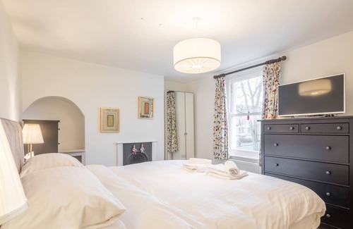 Mill Road Casa | Period townhouse in City Centre with Views