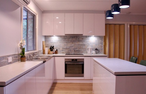Second Valley Casa | Periwinkles - two kitchens, two bathrooms, family and pet friendly!