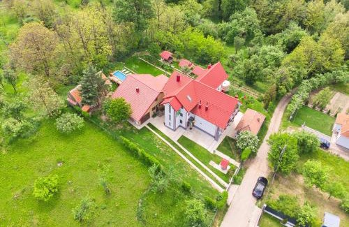 Albestii Paminteni Casa | Perla Argesului, Ciubar, Piscina, Lift, Gratar, Cabana, Pensiune, Hotel Cazare Transfăgarasan Curtea de Arges