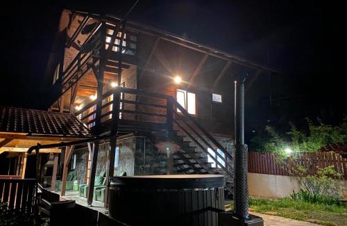 Risca Casa | Perla Lacului